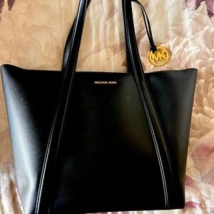Michael Kors tote bag purse